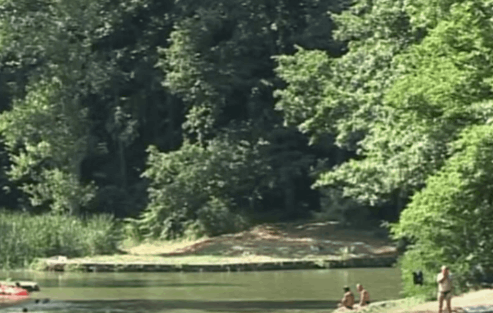 JEZERO TREŠNJA OAZA PRIRODE NADOMAK BEOGRADA: Prelepo mesto gde je sniman LEGENDARNI <span style='color:red;'><b>SRPSKI FILM</b></span>! (VIDEO)